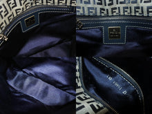 Load image into Gallery viewer, 極美品 FENDI フェンディ ズッキーノ ワンショルダーバッグ イタリア製 キャンバス レザー グレー ネイビー シルバー金具 中古 4b009081