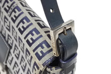 Load image into Gallery viewer, 極美品 FENDI フェンディ ズッキーノ ワンショルダーバッグ イタリア製 キャンバス レザー グレー ネイビー シルバー金具 中古 4b009081