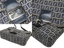 Load image into Gallery viewer, 極美品 FENDI フェンディ ズッキーノ ワンショルダーバッグ イタリア製 キャンバス レザー グレー ネイビー シルバー金具 中古 4b009081
