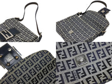 Load image into Gallery viewer, 極美品 FENDI フェンディ ズッキーノ ワンショルダーバッグ イタリア製 キャンバス レザー グレー ネイビー シルバー金具 中古 4b009081