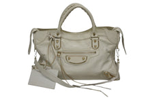 Load image into Gallery viewer, BALENCIAGA バレンシアガ THE CITY ザ シティ 2WAYバッグ 115748 レザー アイボリー ゴールド金具 美品 美品 中古 4b009099