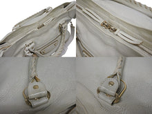 Load image into Gallery viewer, BALENCIAGA バレンシアガ THE CITY ザ シティ 2WAYバッグ 115748 レザー アイボリー ゴールド金具 美品 美品 中古 4b009099