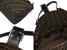 Load image into Gallery viewer, 極美品 FENDI フェンディ マンマバケット ワンショルダーバッグ ズッカ柄 ブラウン キャンバス レザー シルバー金具 中古 4b009111