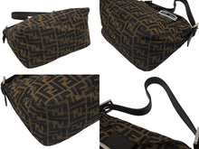 Load image into Gallery viewer, FENDI フェンディ マンマバケット ワンショルダーバッグ 26425 ズッカ柄 ブラウン キャンバス レザー シルバー金具 美品 中古 4b009113