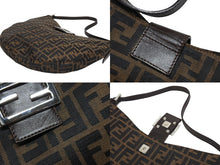 Load image into Gallery viewer, 極美品 FENDI フェンディ ホーボー ワンショルダーバッグ 26729 ズッカ柄 キャンバス レザー ブラウン シルバー金具 中古 4b009114