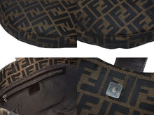 Load image into Gallery viewer, 極美品 FENDI フェンディ ホーボー ワンショルダーバッグ 26729 ズッカ柄 キャンバス レザー ブラウン シルバー金具 中古 4b009114