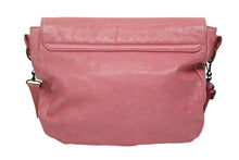 Load image into Gallery viewer, BALENCIAGA バレンシアガ フォルク ショルダーバッグ 246432 6603 レザー ピンク アンティークゴールド金具 美品 中古 4b009144