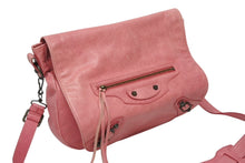 Load image into Gallery viewer, BALENCIAGA バレンシアガ フォルク ショルダーバッグ 246432 6603 レザー ピンク アンティークゴールド金具 美品 中古 4b009144