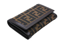 画像をギャラリービューアに読み込む, 極美品 FENDI フェンディ 二つ折り財布 コンパクトウォレット 31052 ズッカ柄 総柄 ブラウン シルバー金具 中古 4b009181