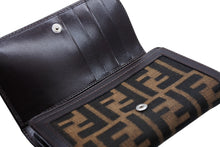 画像をギャラリービューアに読み込む, 極美品 FENDI フェンディ 二つ折り財布 コンパクトウォレット 31052 ズッカ柄 総柄 ブラウン シルバー金具 中古 4b009181
