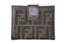 Load image into Gallery viewer, 極美品 FENDI フェンディ 二つ折り財布 ズッカ コンパクトウォレット イタリア製 キャンバス レザー ブラウン 中古 4b009182