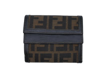 Load image into Gallery viewer, FENDI フェンディ ズッカ柄 三つ折り財布 コンパクトウォレット イタリア製 キャンバス レザー ブラウン ゴールド金具 美品 中古 4b009185