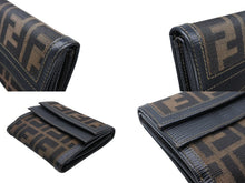 Load image into Gallery viewer, FENDI フェンディ ズッカ柄 三つ折り財布 コンパクトウォレット イタリア製 キャンバス レザー ブラウン ゴールド金具 美品 中古 4b009185