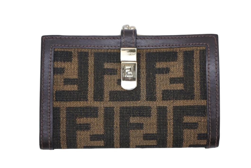 FENDI フェンディ ズッカ柄 二つ折り財布 がま口 イタリア製