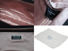 Load image into Gallery viewer, 極美品 PRADA プラダ 2WAYバッグ 5083 トライアングルロゴプレート ナイロン ファー ブラック シルバー金具 中古 4b009196