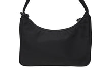 Load image into Gallery viewer, 極美品 PRADA プラダ ホーボー ハンドバッグ ワンショルダーバッグ MV515 トライアングルロゴ ナイロン ブラック 中古 4b009221