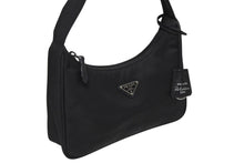 Load image into Gallery viewer, 極美品 PRADA プラダ ホーボー ハンドバッグ ワンショルダーバッグ MV515 トライアングルロゴ ナイロン ブラック 中古 4b009221