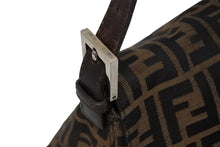 Load image into Gallery viewer, FENDI フェンディ マンマバケット ショルダーバッグ ズッカ柄 コットンキャンバス レザー ブラウン シルバー金具 美品 中古 4b009231