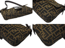 Load image into Gallery viewer, FENDI フェンディ マンマバケット ワンショルダーバッグ ズッカ柄 キャンバス レザー ブラウン シルバー金具 美品 中古 4b009232