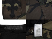Load image into Gallery viewer, 極美品 CHROME HEARTS クロムハーツ Devil Dog Shorts デビルドッグ カーゴショーツ サイズ31 CHクロスパッチ カモフラ柄 中古 4b009472