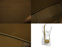 Load image into Gallery viewer, 新品同様 BOTTEGAVENETA ボッテガヴェネタ キャンディカセット ショルダーバッグ マキシイントレチャート ブラウン 中古 4b009557