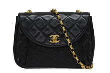Load image into Gallery viewer, CHANEL シャネル ビジューチェーン ショルダーバッグ 2番台 ラムスキン ココマーク キルティング ブラック ゴールド金具 美品 中古 4b009611