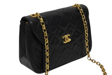Load image into Gallery viewer, CHANEL シャネル ビジューチェーン ショルダーバッグ 2番台 ラムスキン ココマーク キルティング ブラック ゴールド金具 美品 中古 4b009611