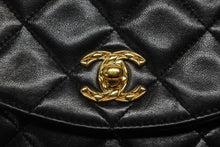 Load image into Gallery viewer, CHANEL シャネル ビジューチェーン ショルダーバッグ 2番台 ラムスキン ココマーク キルティング ブラック ゴールド金具 美品 中古 4b009611