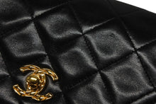 Load image into Gallery viewer, CHANEL シャネル ビジューチェーン ショルダーバッグ 2番台 ラムスキン ココマーク キルティング ブラック ゴールド金具 美品 中古 4b009611