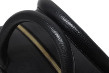 Load image into Gallery viewer, CHANEL シャネル ハンドバッグ ミニボストン A20997 8番台 キャビアスキン ココマーク ブラック ゴールド金具 美品 中古 4b009615