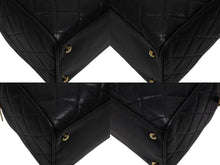 Load image into Gallery viewer, CHANEL シャネル ハンドバッグ ミニボストン A20997 8番台 キャビアスキン ココマーク ブラック ゴールド金具 美品 中古 4b009615