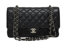 Load image into Gallery viewer, 極美品 CHANEL シャネル マトラッセ25 Wフラップ Wチェーンショルダーバッグ AO1112 13番台 キャビアスキン シルバー金具 中古 4b009616