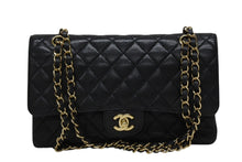 Load image into Gallery viewer, 極美品 CHANEL シャネル マトラッセ25 Wフラップ Wチェーンショルダーバッグ 14番台 キャビアスキン ココマーク ゴールド金具 中古 4b009617