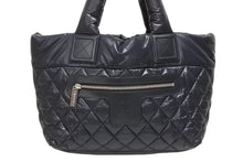 Load image into Gallery viewer, 極美品 CHANEL シャネル コココクーン スモールトート ハンドバッグ A48610 17番台 ココマーク ブラック シルバー金具 中古 4b009618