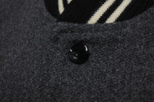 Load image into Gallery viewer, SAINT LAURENT PARIS サンローランパリ テディジャケット スタジャン 354718 グレー サイズ42 美品 中古 4b009641