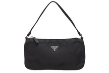 Load image into Gallery viewer, PRADA プラダ ハンドバッグ アクセサリーポーチ トライアングルロゴ イタリア製 ナイロン ブラック シルバー金具 美品 中古 4b009645