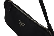 Load image into Gallery viewer, PRADA プラダ ハンドバッグ アクセサリーポーチ トライアングルロゴ イタリア製 ナイロン ブラック シルバー金具 美品 中古 4b009645