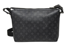 Load image into Gallery viewer, LOUIS VUITTON ルイヴィトン モノグラム エクリプス オディセ メッセンジャーPM ショルダーバッグ M44223 ブラック 美品 中古 4b009676