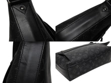Load image into Gallery viewer, LOUIS VUITTON ルイヴィトン モノグラム エクリプス オディセ メッセンジャーPM ショルダーバッグ M44223 ブラック 美品 中古 4b009676