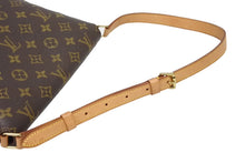 Load image into Gallery viewer, LOUIS VUITTON ルイヴィトン ミュゼットタンゴ ショルダーバック M51257 モノグラム ブラウン 美品 中古 4b009718