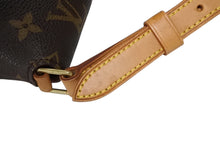 Load image into Gallery viewer, LOUIS VUITTON ルイヴィトン ミュゼットタンゴ ショルダーバック M51257 モノグラム ブラウン 美品 中古 4b009718