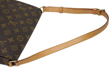 Load image into Gallery viewer, LOUIS VUITTON ルイヴィトン ミュゼットタンゴ ショルダーバック M51257 モノグラム ブラウン 美品 中古 4b009718