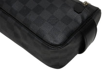 Load image into Gallery viewer, 極美品 LOUIS VUITTON ルイヴィトン ハンドポーチ トワレ ポーチ ダミエグラフィット N47625 ブラック シルバー金具 中古 4b009729