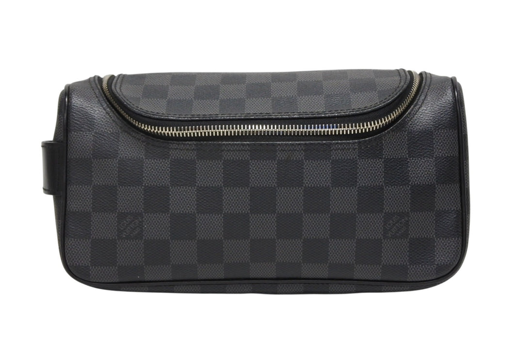 極美品 LOUIS VUITTON ルイヴィトン ハンドポーチ トワレ ポーチ ダミエグラフィット N47625 ブラック シルバー金具 中古 4b009729