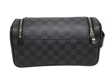 Load image into Gallery viewer, 極美品 LOUIS VUITTON ルイヴィトン ハンドポーチ トワレ ポーチ ダミエグラフィット N47625 ブラック シルバー金具 中古 4b009729