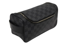 Load image into Gallery viewer, 極美品 LOUIS VUITTON ルイヴィトン ハンドポーチ トワレ ポーチ ダミエグラフィット N47625 ブラック シルバー金具 中古 4b009729
