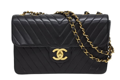 CHANEL シャネル Vステッチ チェーンショルダーバッグ ラムスキン ココマーク ブラック ゴールド金具 良品 中古 4b009761