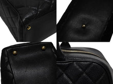 Load image into Gallery viewer, CHANEL シャネル ハンドバッグ ミニボストン A20997 8番台 キャビアスキン ココマーク ブラック ゴールド金具 美品 中古 4b009804