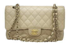 Load image into Gallery viewer, 極美品 CHANEL シャネル マトラッセ25 Wフラップ Wチェーンショルダーバッグ 7番台 キャビアスキン A1112 ベージュ ゴールド金具 中古 4b009858