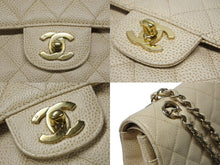 Load image into Gallery viewer, 極美品 CHANEL シャネル マトラッセ25 Wフラップ Wチェーンショルダーバッグ 7番台 キャビアスキン A1112 ベージュ ゴールド金具 中古 4b009858